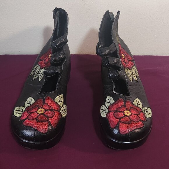 Ankle Boots - Picture 1 of 8